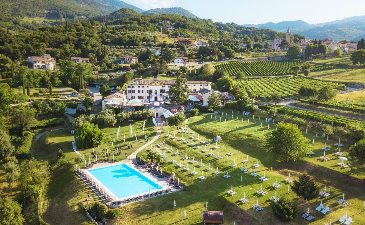 Hotel Villa Cariola Caprino Veronese Bagian luar foto